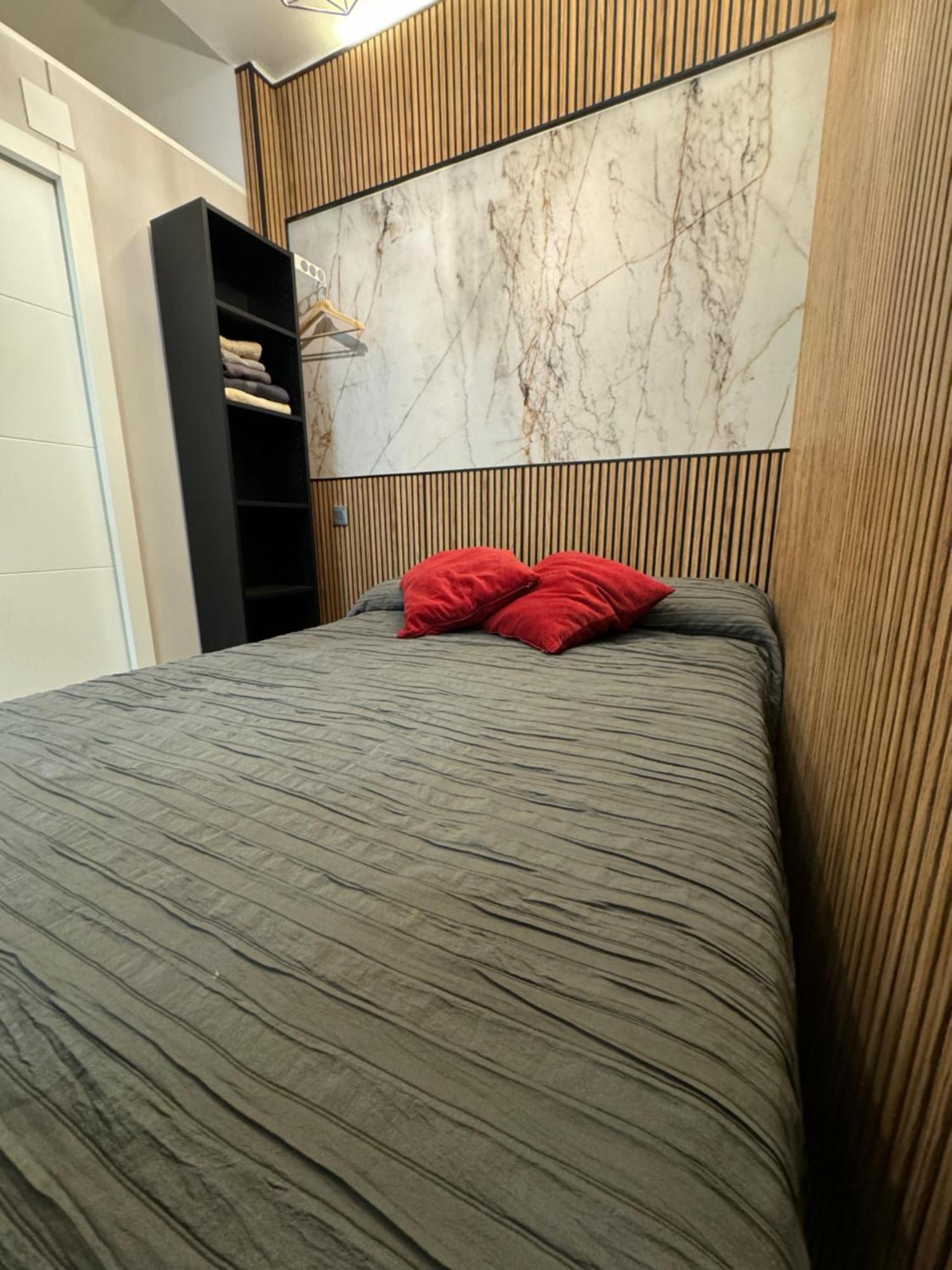 Appartamento Vistalegre! Pequeno Y Fantastico Loft Cerca Del Metro Madrid Esterno foto